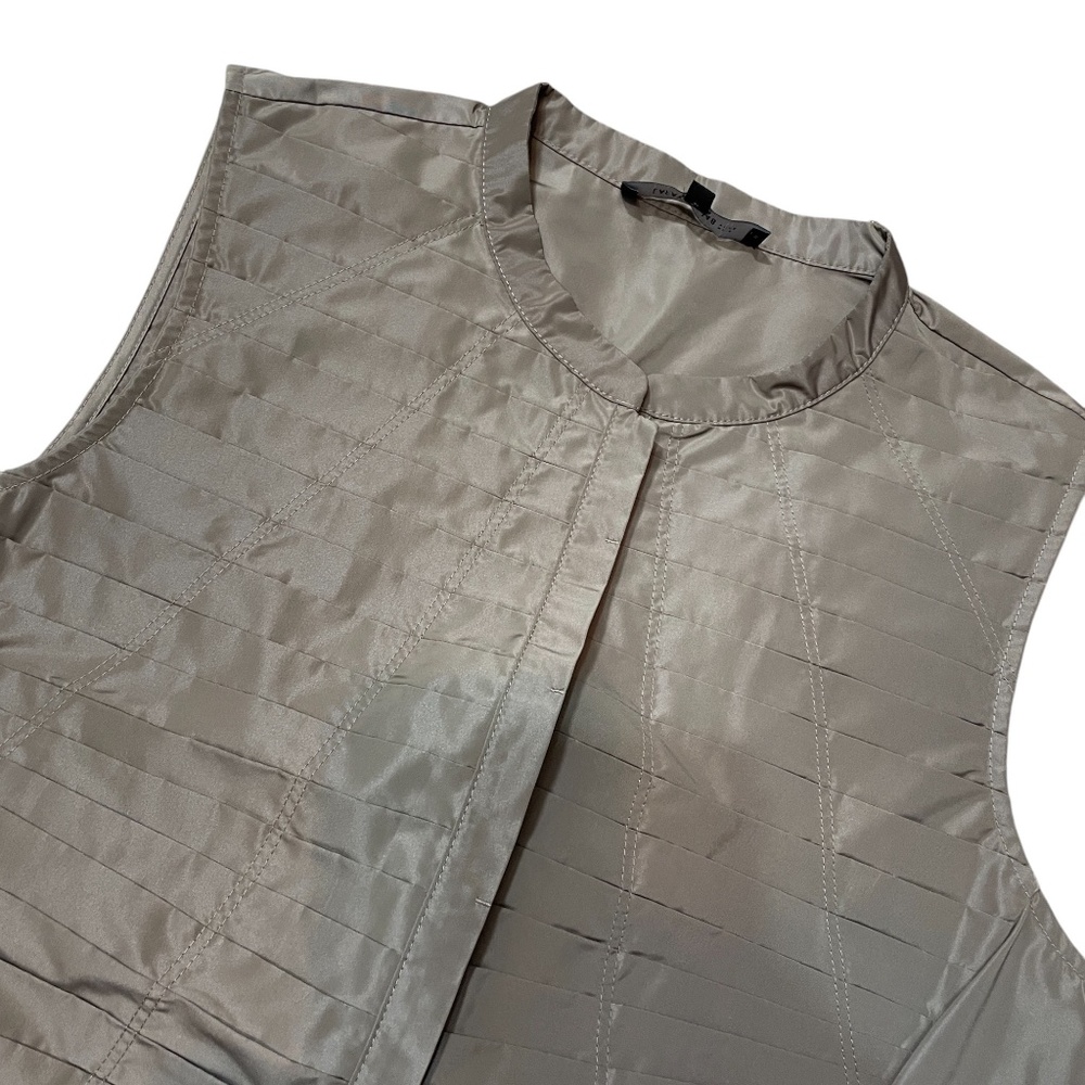 Lafayette 148 Medium 100% Polyester Side Zip‎ Taupe Size 8 Pleated Front Blouse - Picture 2 of 6